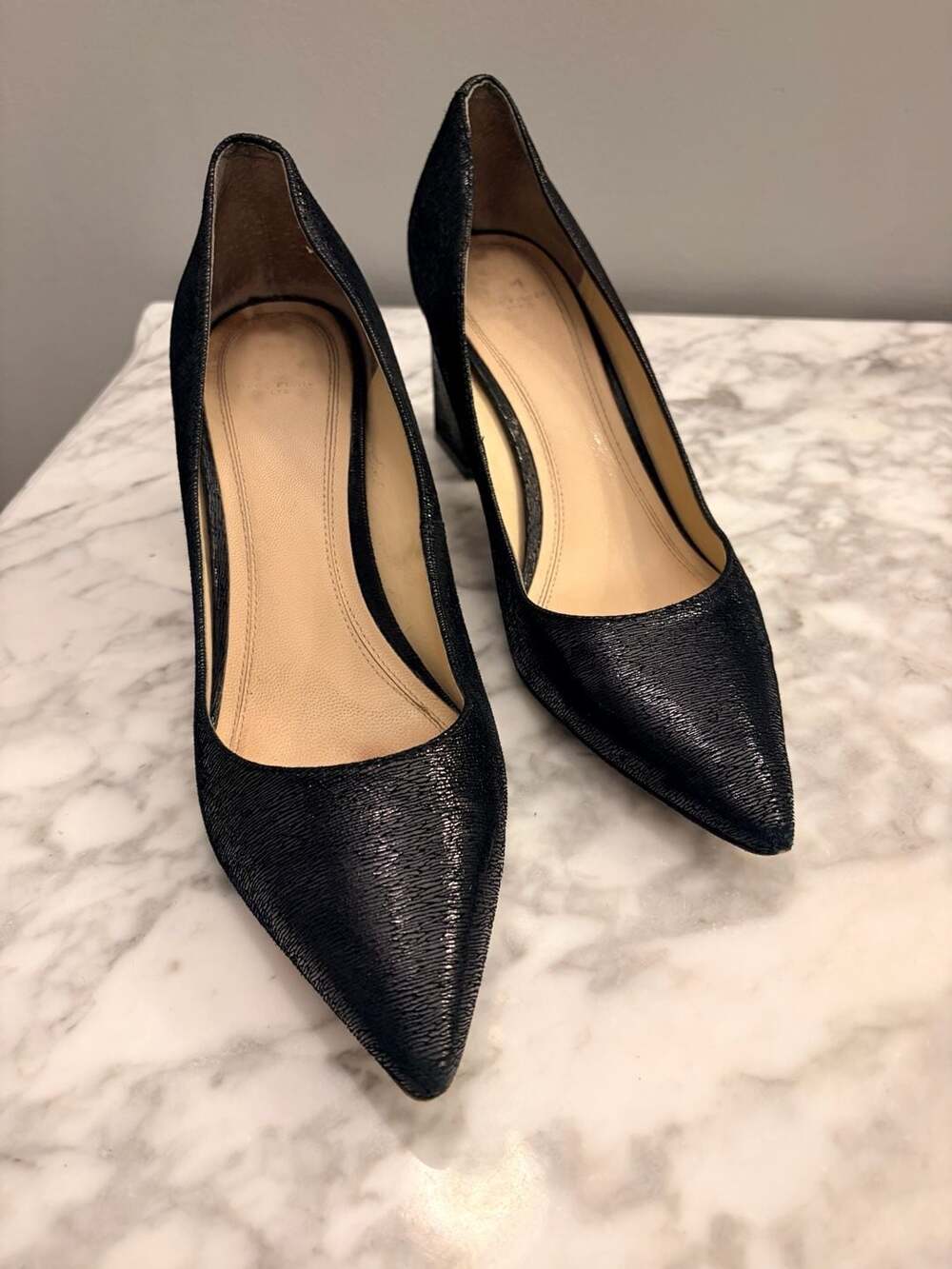 Marc Fisher LTD Women's Black Texture Embossed Pointed Toe Block Heel Pumps Sz9M